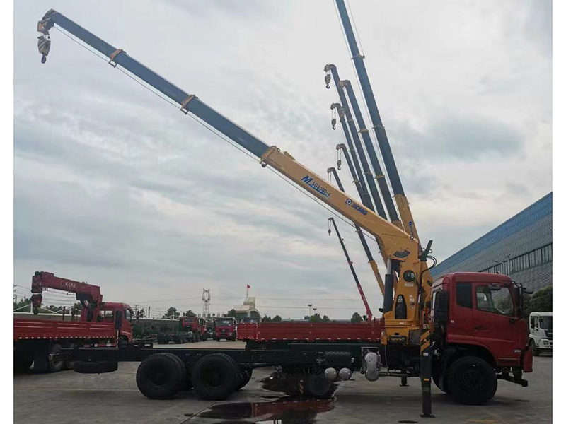 東風專底D3V后雙橋隨車吊