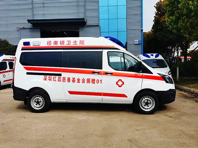 福特全順V362自動(dòng)檔負(fù)壓救護(hù)車(chē)