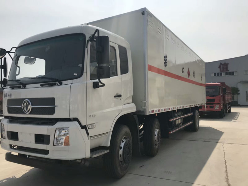 天錦8.6米(14.8噸)氣體廂式車(chē)