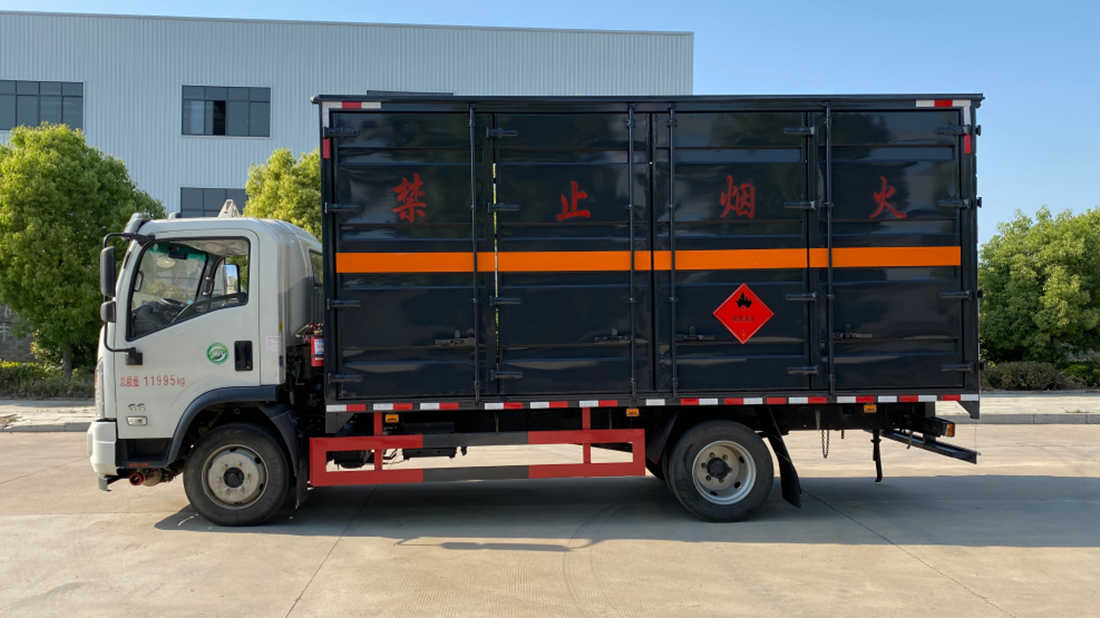 大運 液體廂式運輸車